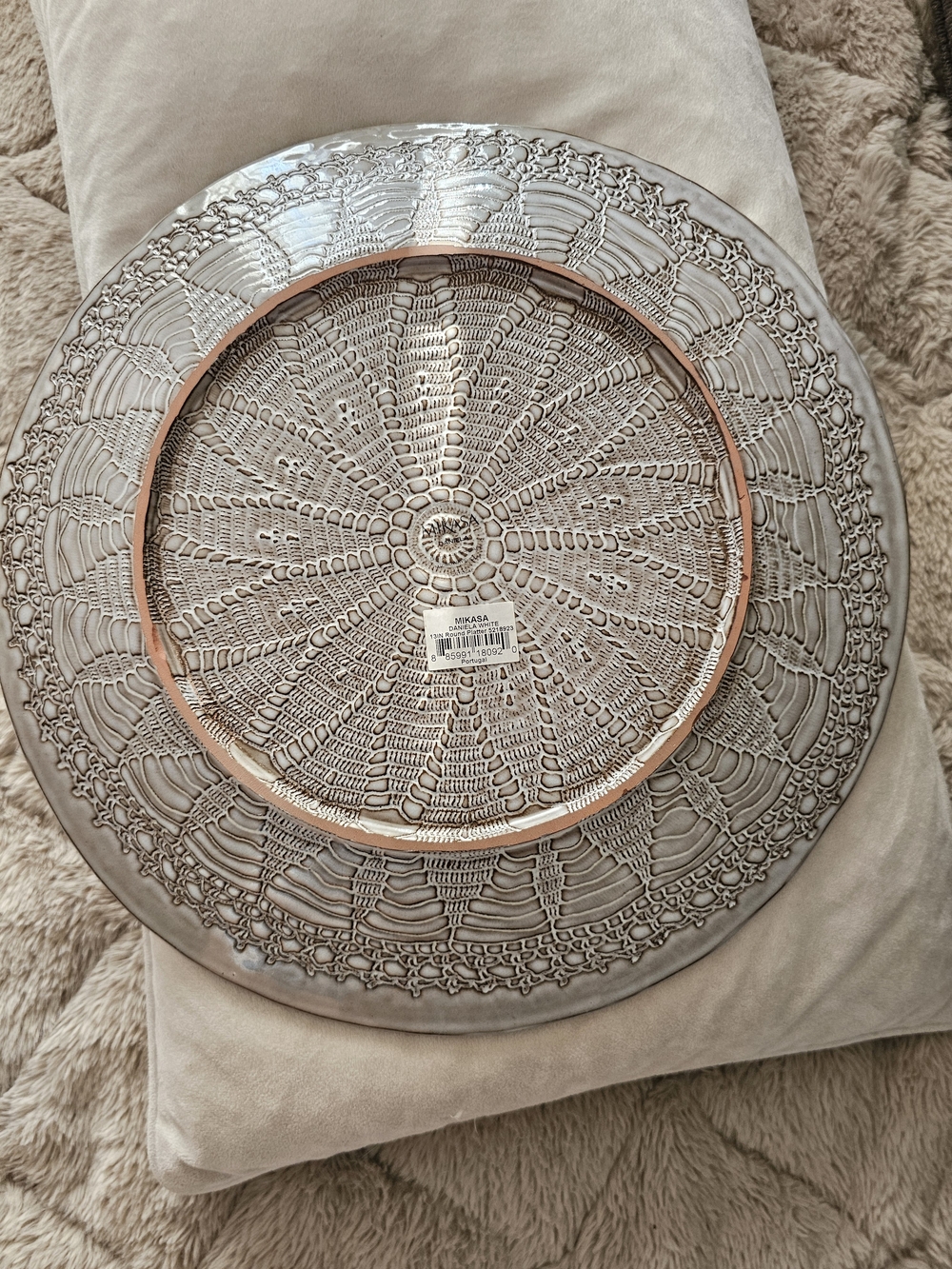 Mikasa Daniela White 13 inch Round Platter